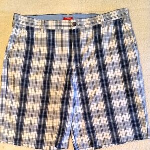 IZOD Men's Blue Plaid Shorts